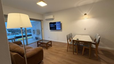 Apartamento en alquiler temporal. 2 dorm, primera linea playa Mansa
