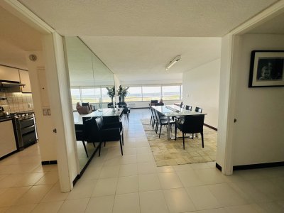 Alquiler y venta de apartamento 3 dorm. mas dep. playa brava
