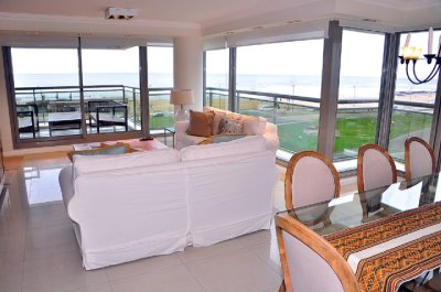 venta y alquiler sobre playa brava Punta del Este
