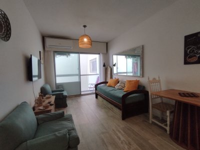 Apartamento de dos dormitorios en alquiler en Punta del Este