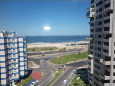 Apto en venta, Punta del este, playa brava.