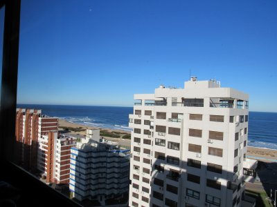 Apartamento en venta de 3 dormitorios en Punta del Este