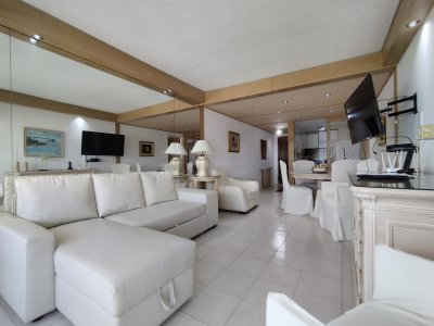 Apartamento de un dormitorio y medio en alquiler y venta en Punta del Este