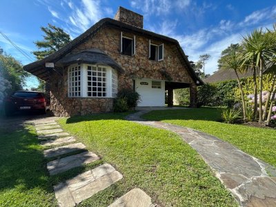 Casa de 3 dormitorios en alquiler en Punta del Este