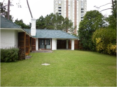 Alquiler  casa de 3 dormitorios en Punta del Este