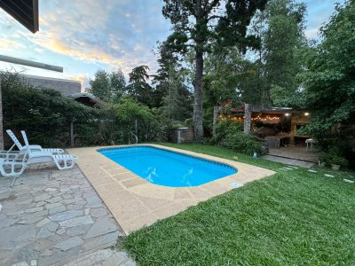 cas en Alquiler con piscina