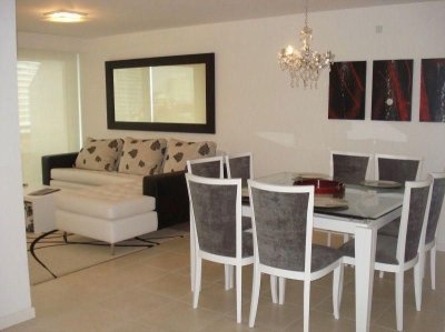 Apartamento en venta Playa Mansa 2 dormitorios
