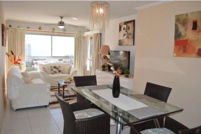 Apartamento en venta Playa Mansa 2 dormitorios
