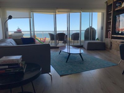 Apartamento en venta Playa Mansa 3 dormitorios