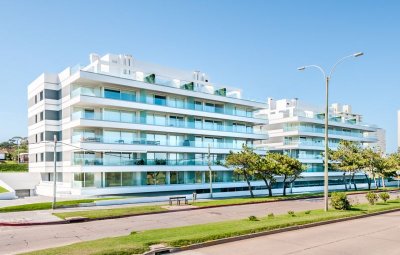 Apartamento en venta Playa Mansa 2 dormitorios
