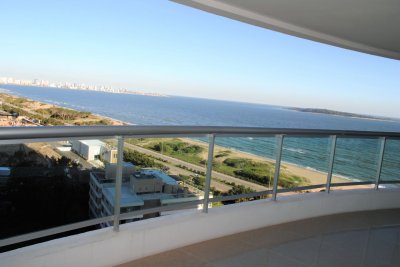 Venta de Apartamento 2 DORMITORIOS en Playa Mansa, Punta del Este