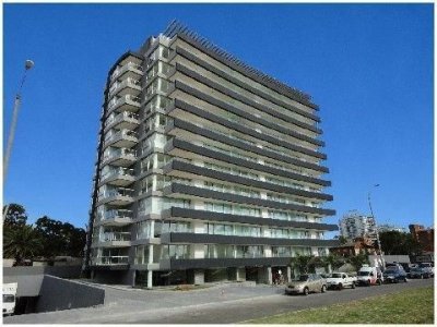 Apartamento en venta Playa Mansa 3 dormitorios