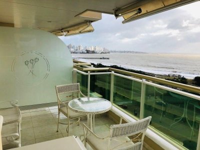 Apartamento en venta Playa Mansa 3 dormitorios