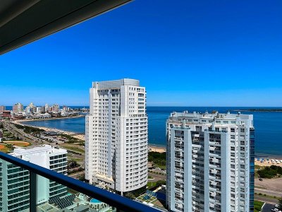 Venta apartamento 3 dormitorios en Playa Mansa - Punta del Este