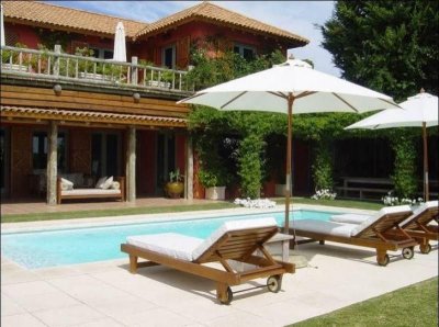 Venta de Casa 9 DORMITORIOS en La Barra, Punta del Este.