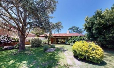 Casa en venta Playa Mansa 3 dormitorios
