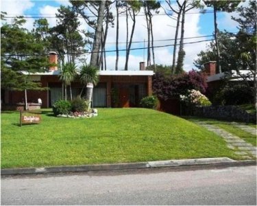 Casa en venta Playa Mansa 4 dormitorios