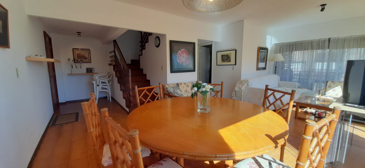 VENTA APARTAMENTO, Zona Mansa, 3 dormitorios