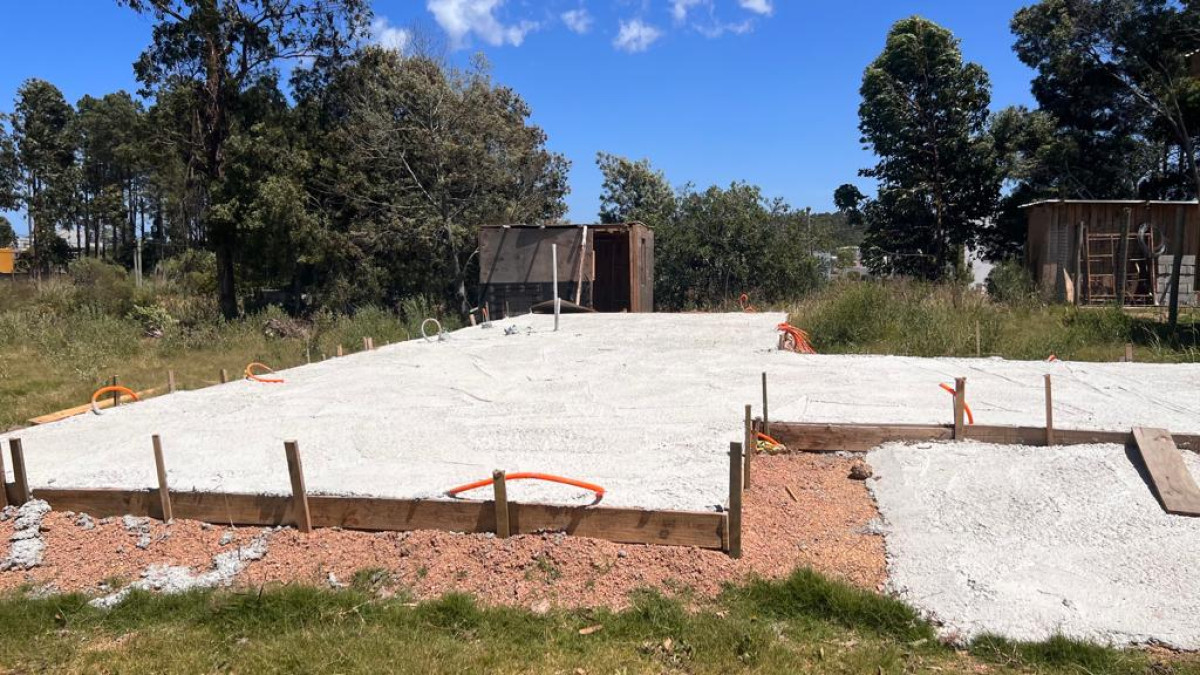 TERRENO barrio 4H con platea