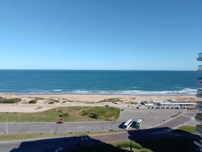 ALQUILER PLAYA BRAVA PARADA 2. 3 DORM y 2 BAÑOS. SERV. PLAYA y MUCAMA