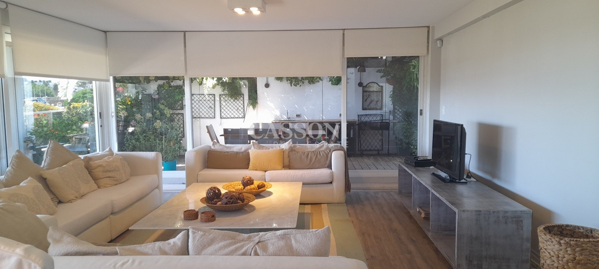 Venta 4 Suites, Frente al Puerto con jardin - Imagen 4