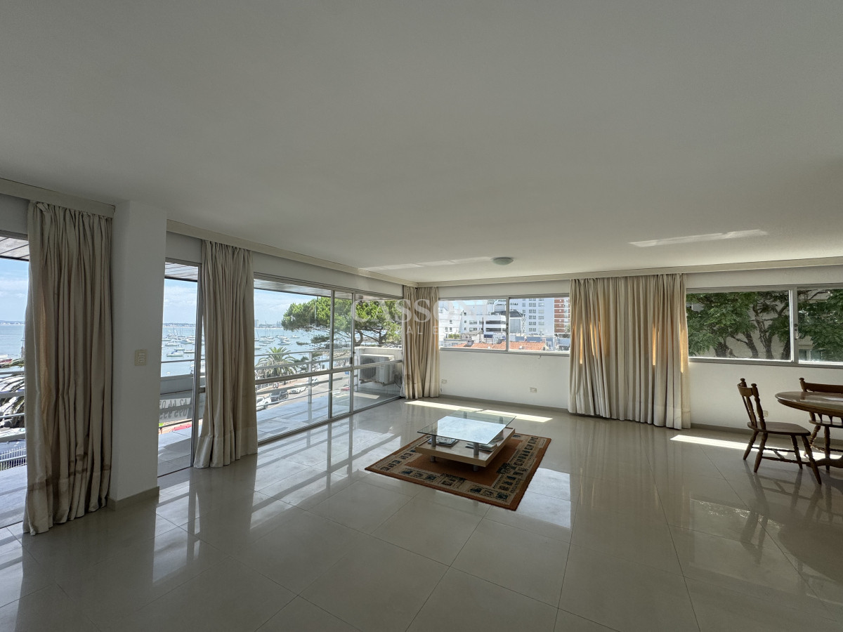 Venta apto Puerto 4 dormitorios y servicio - Imagen 3