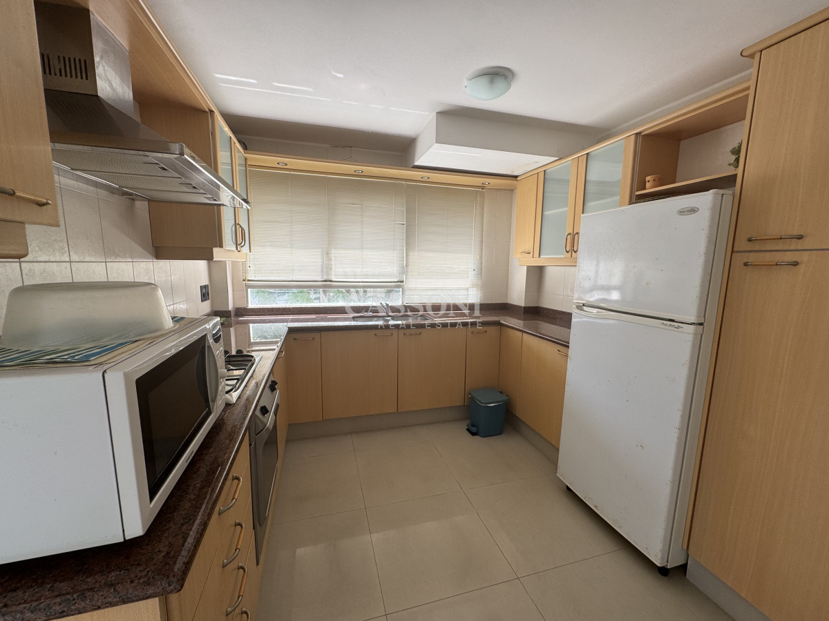 Venta apto Puerto 4 dormitorios y servicio - Imagen 8