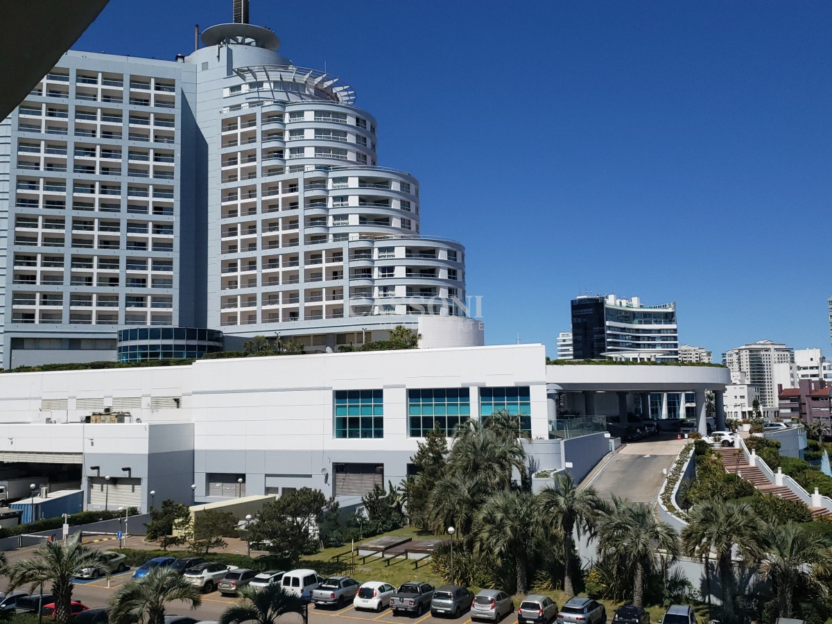 Frente al mar, 3 Dormitorios y dependencia, Millenium Tower - Imagen 3