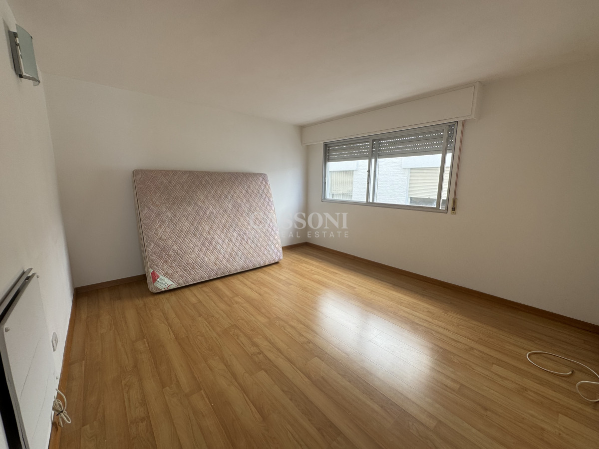 Venta apto Puerto 4 dormitorios y servicio - Imagen 11