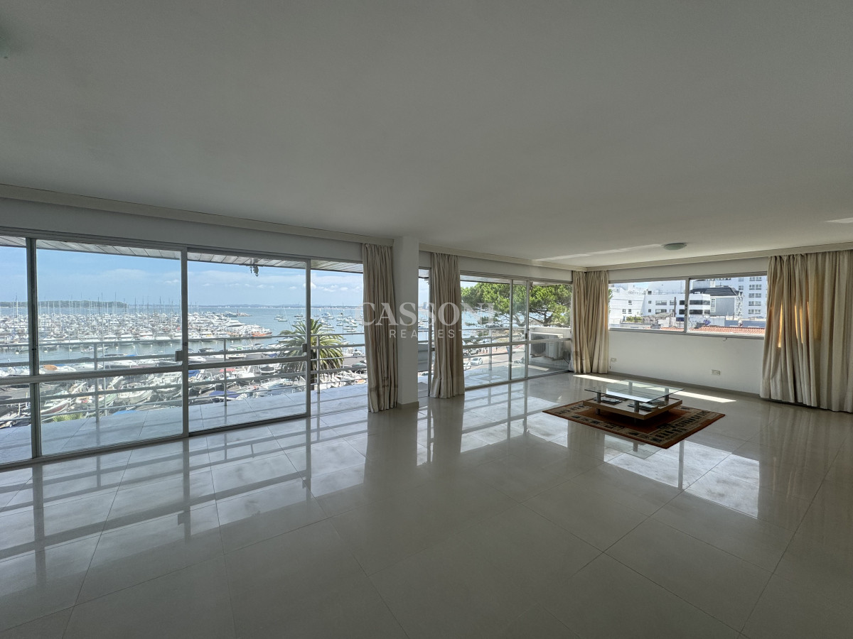 Venta apto Puerto 4 dormitorios y servicio - Imagen principal