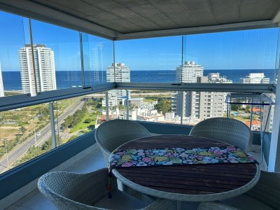 Piso alto, Esquinero, 3 Dormitorios, Playa Brava 