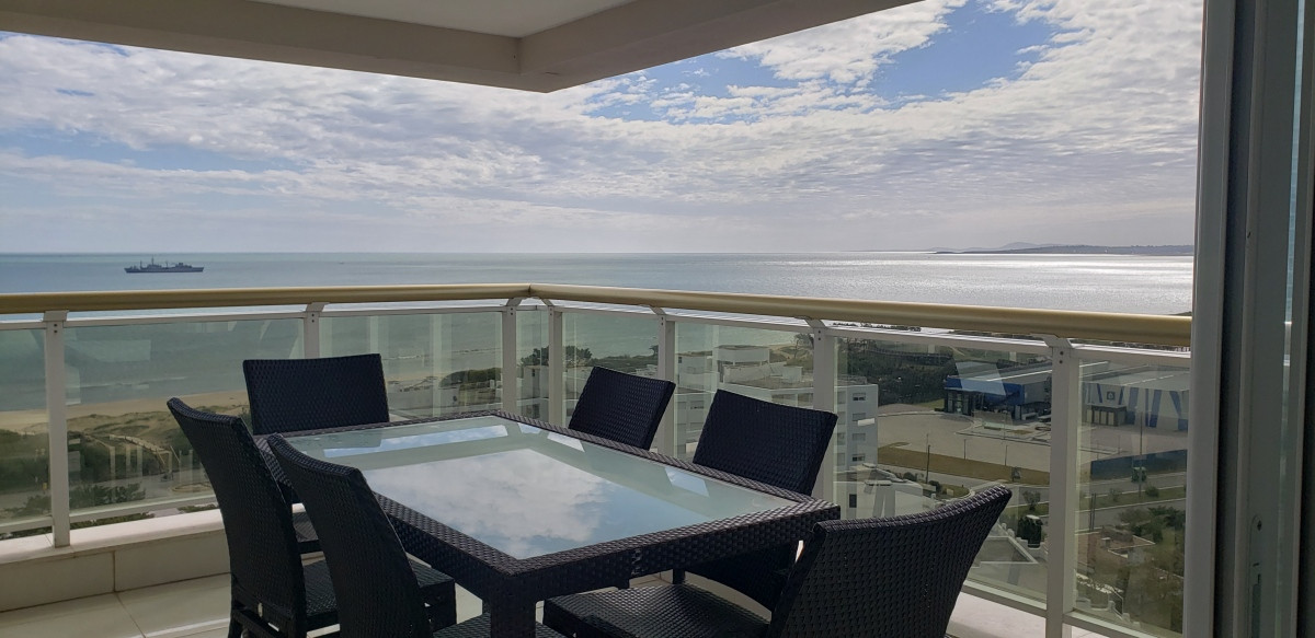 Esquinero 3 Suites y Dependencia, Luxury Tower