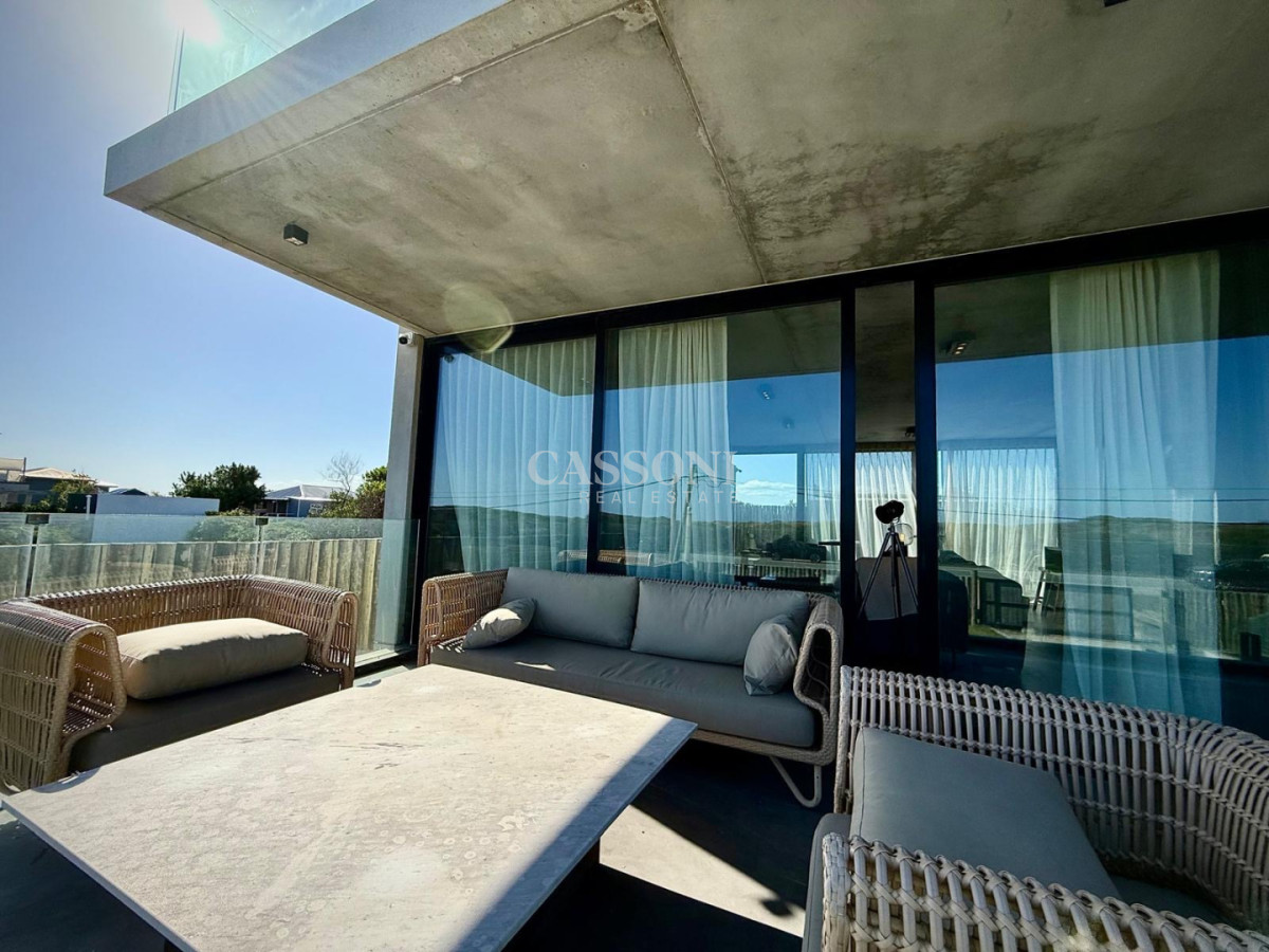 Casa a estrenar primera linea en La Juanita - Imagen 6