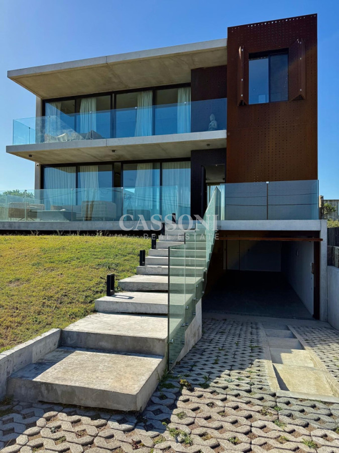 Casa a estrenar primera linea en La Juanita - Imagen 2