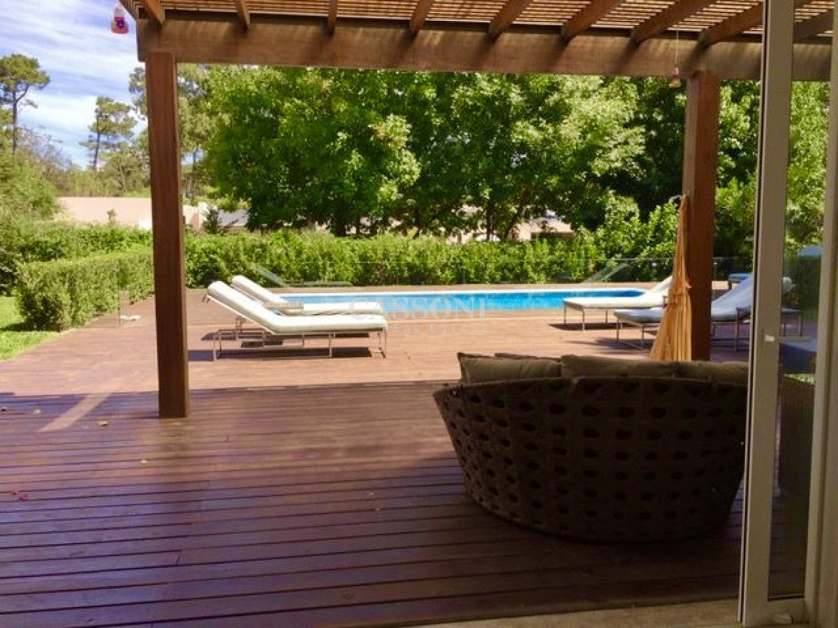 Espectacular Casa En La Arbolada 4 Dormitorios - Imagen 2