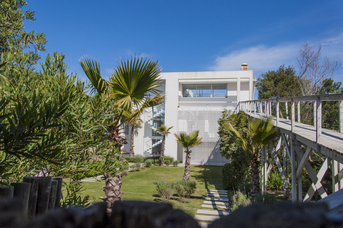 Una joya arquitectónica sobre el mar. - Imagen 17