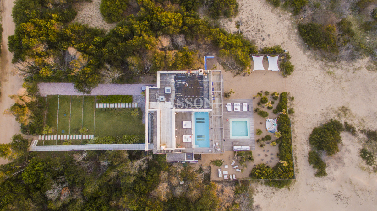 Una joya arquitectónica sobre el mar. - Imagen 18
