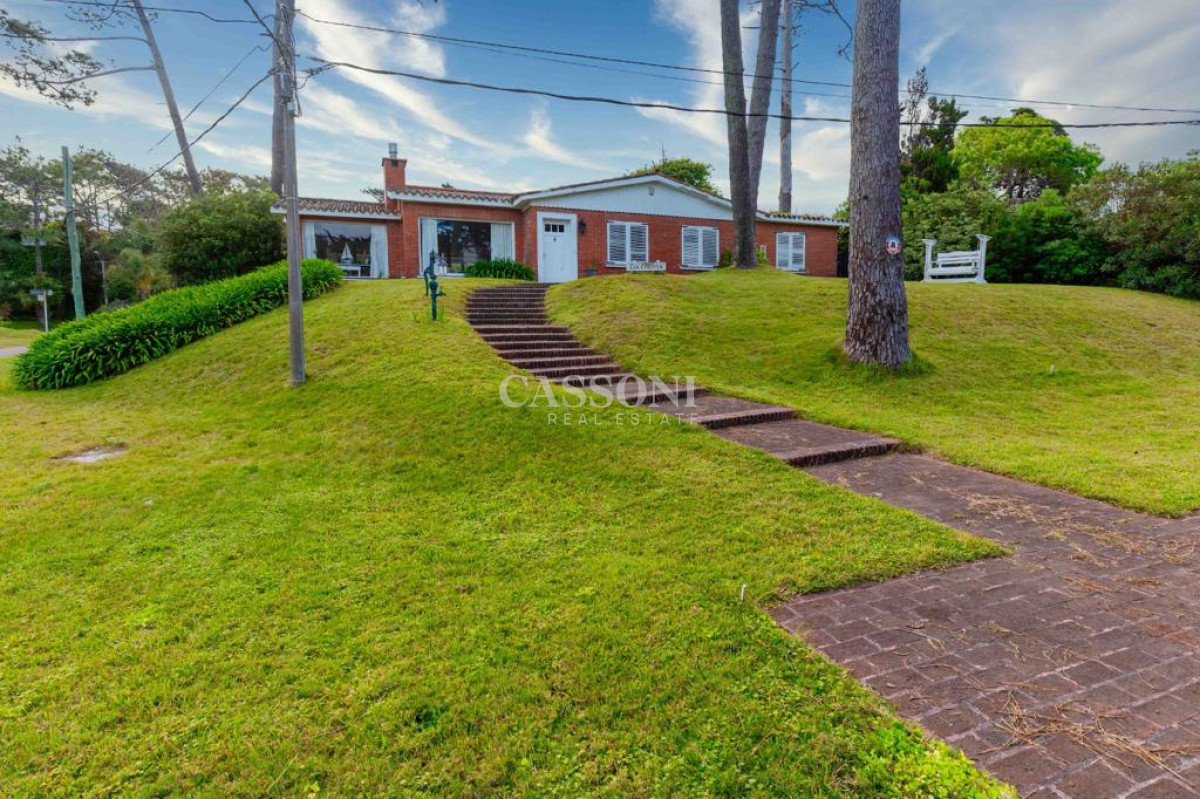 HERMOSA CASA DE 4 DORMITORIOS EN ALQUILER,  PUNTA DEL ESTE - Imagen 1