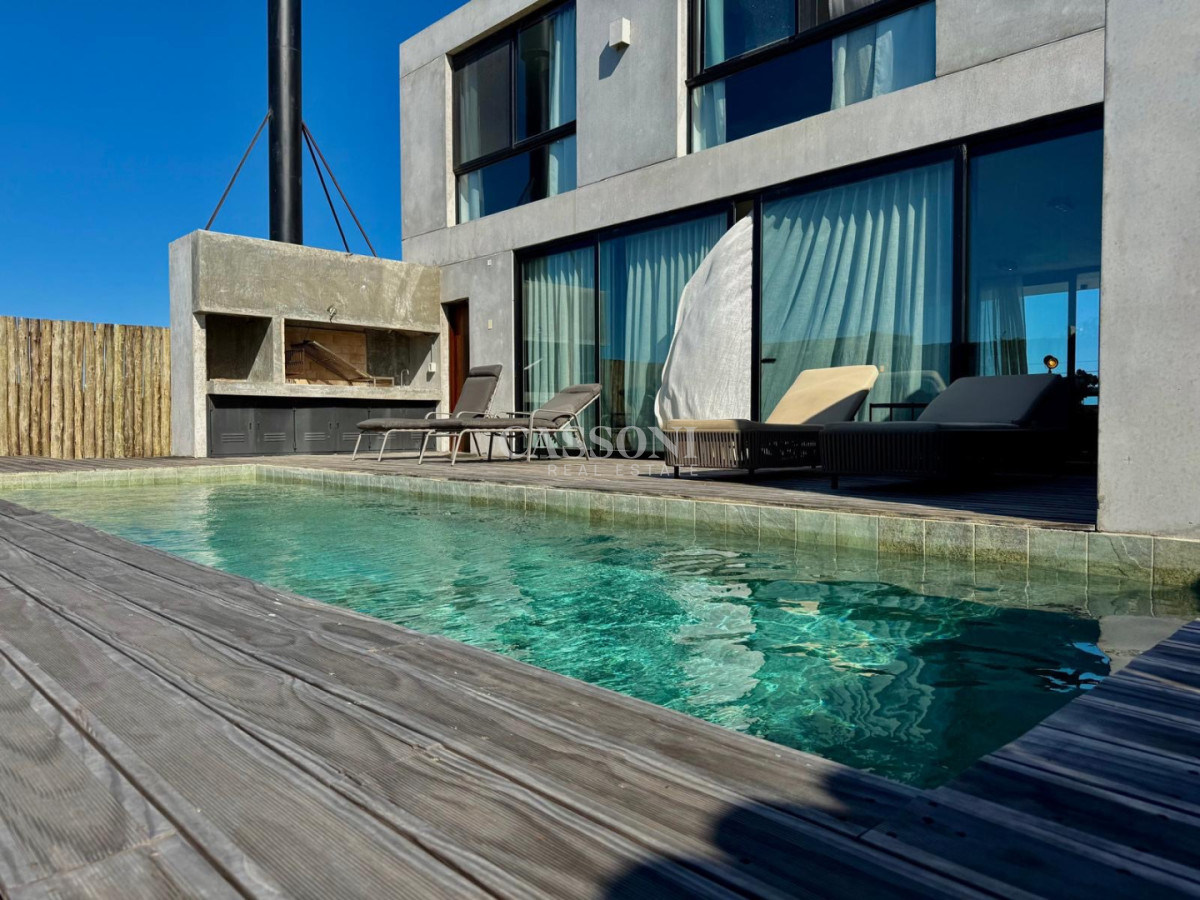 Casa a estrenar primera linea en La Juanita - Imagen 9