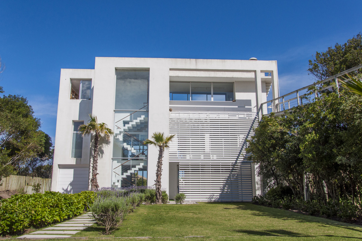 Una joya arquitectónica sobre el mar. - Imagen 16