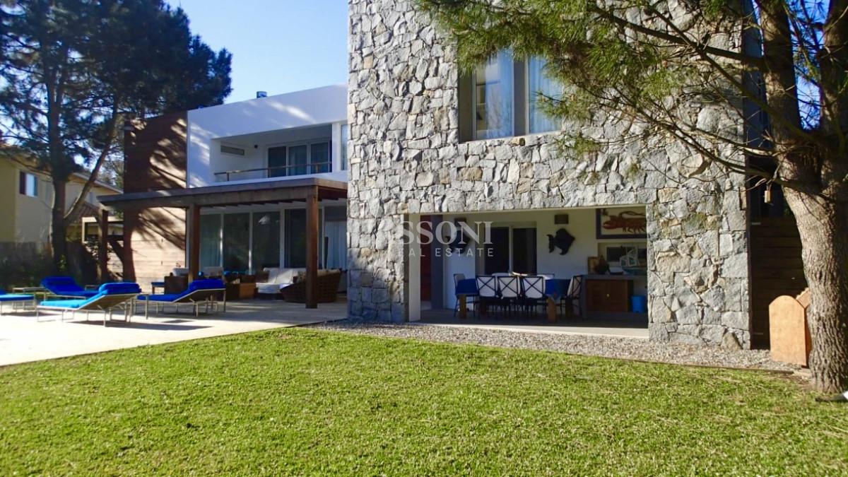 Espectacular Casa En La Arbolada 4 Dormitorios - Imagen 23