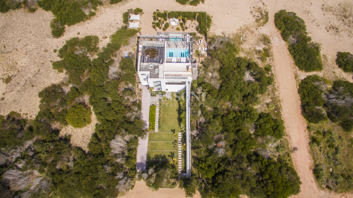 Una joya arquitectónica sobre el mar. - Imagen 14