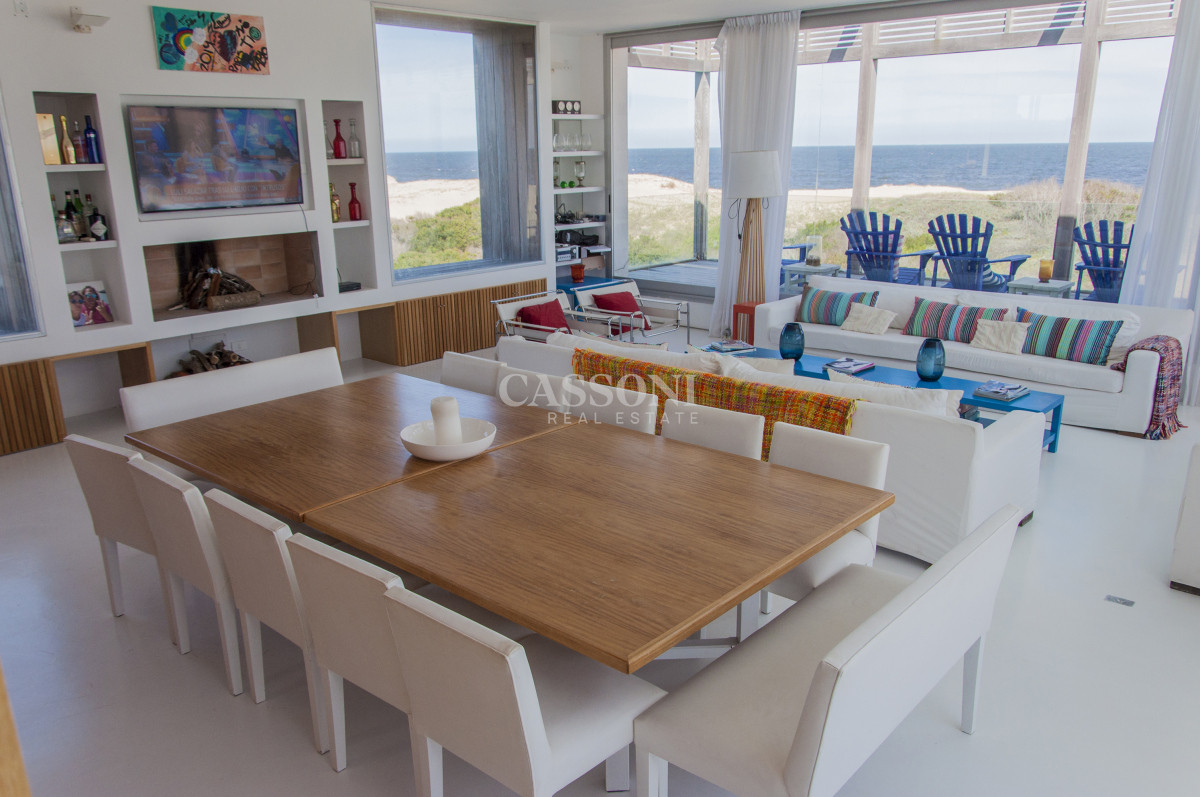 Una joya arquitectónica sobre el mar. - Imagen 28