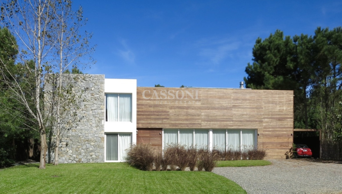 Espectacular Casa En La Arbolada 4 Dormitorios - Imagen 24