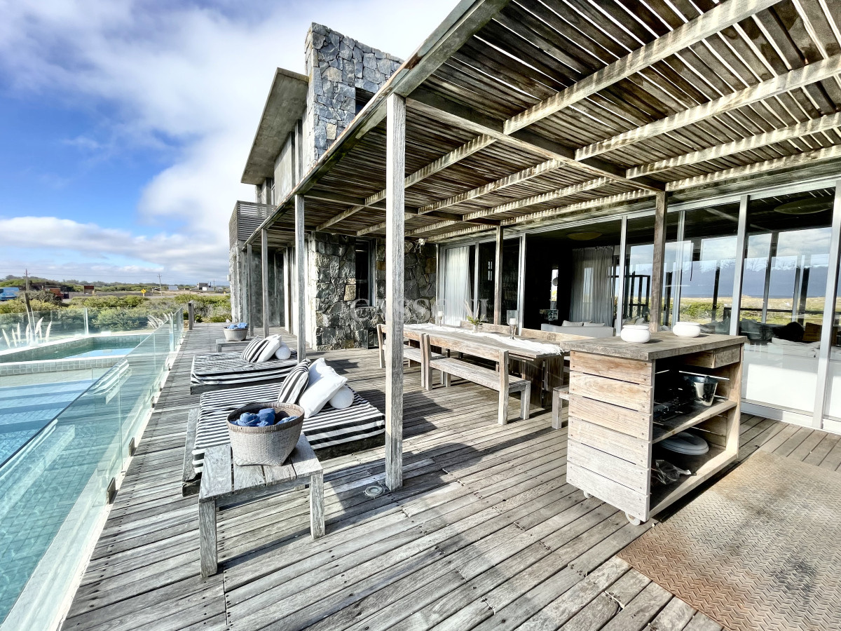 Casa única sobre el mar jose ignacio - Imagen 5