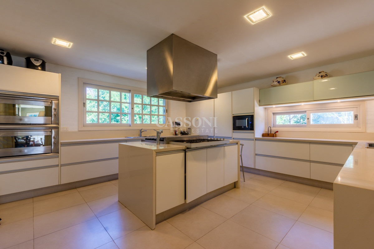 Venta, Residencia en barrio Lugano, 9 Dormitorios - Imagen 8