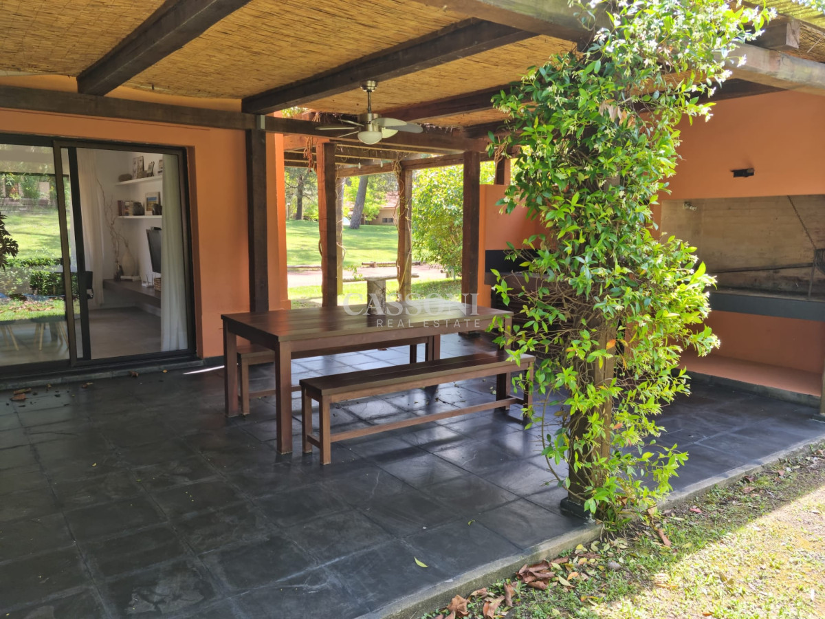 Hermosa Casa de 2 Dormitorios - Imagen 2