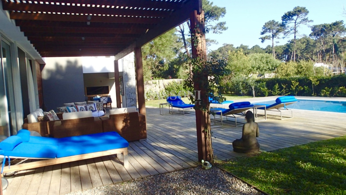 Espectacular Casa En La Arbolada 4 Dormitorios - Imagen 17