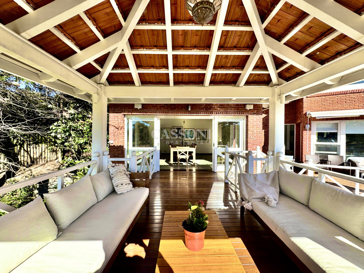 Residencia clásica con encanto colonial frente al golf - Imagen 4