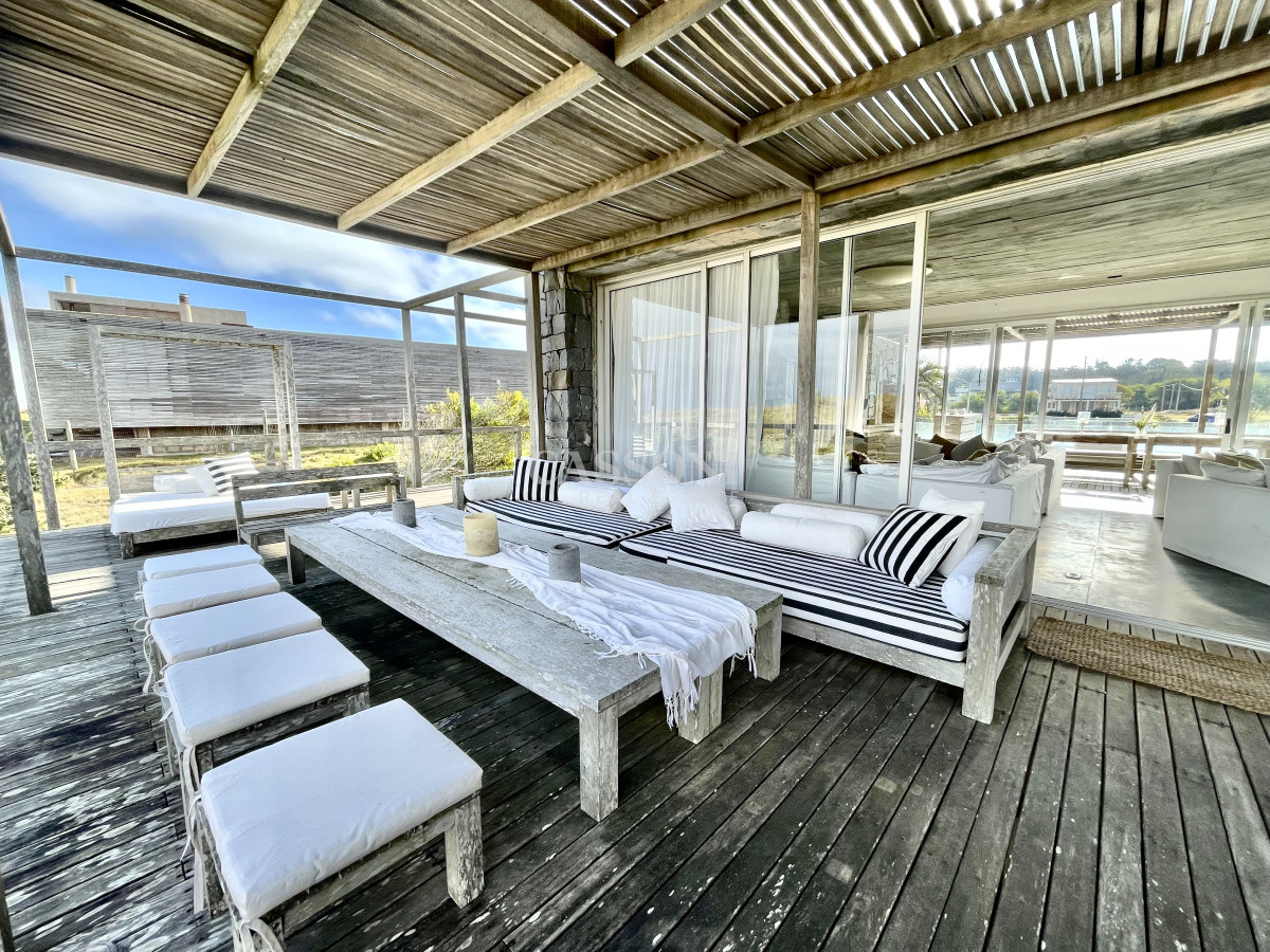 Casa única sobre el mar jose ignacio - Imagen 18